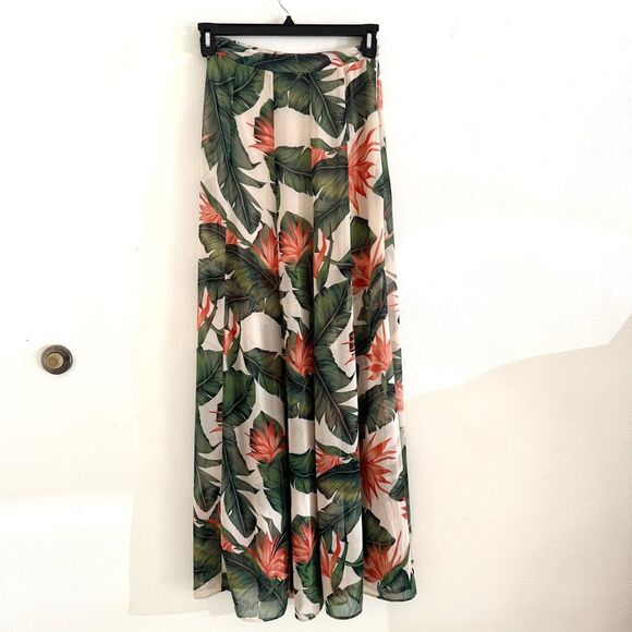 Show Me Your Mumu Princess Di Maxi Skirt Kauai Kisses
matching Crop Top small - Picture 6 of 12